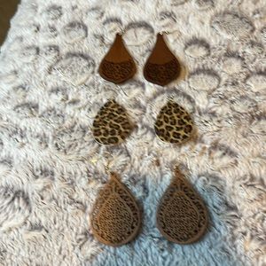 3 sets of earrings (lightweight)